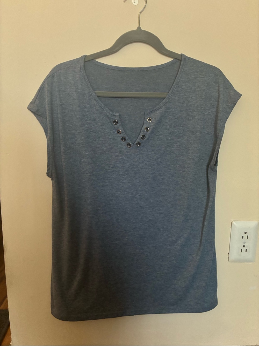 Women's Short Sleeve Crewneck Tee in Heather Blue